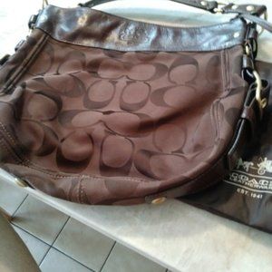 Coach Signature Shoulder Bag-EUC
